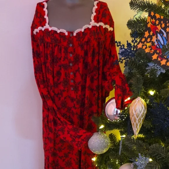 Secret Treasures Red Floral Lace Robe. Really Soft - Picture 1 of 16